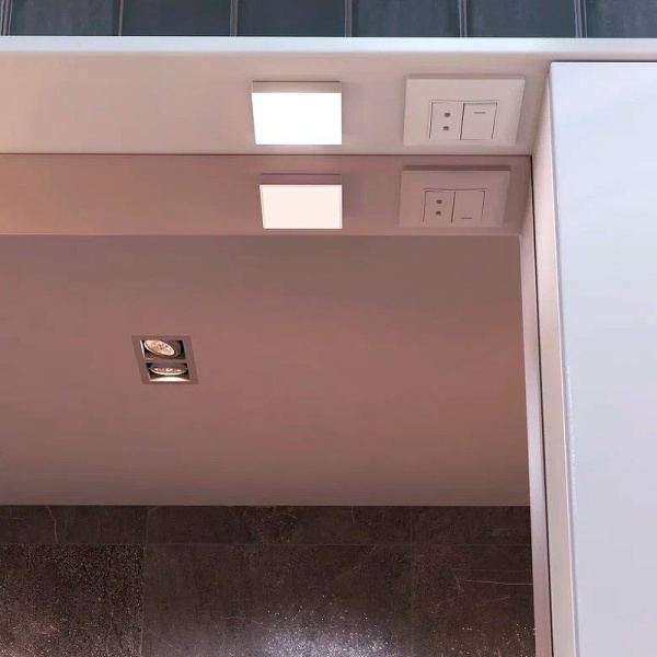 Зеркало со шкафом (50x70) Vigo Callao z.CAL.50.R.El