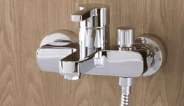 Смеситель однорычажный для ванны Grohe Lineare 33849 000 (33849000) хром  Смеситель однорычажный для ванны Grohe Lineare 33849 000 (33849000) хром