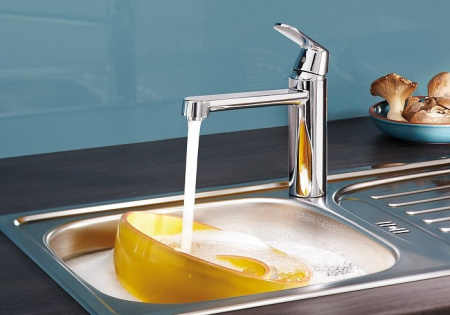 Смеситель для кухни с запорным вентилем Grohe Eurosmart Cosmopolitan 30195 000 (30195000) хром