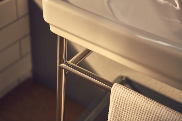 Тумба под раковину Roca (Раковина на каркасе из нержавеющей стали 851370425)