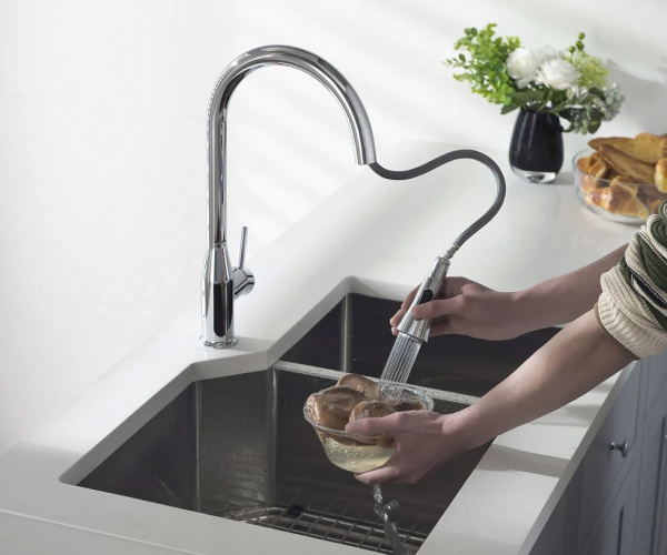 Смеситель для кухни с выдвижной лейкой Timo Saona хром 2336/00FL