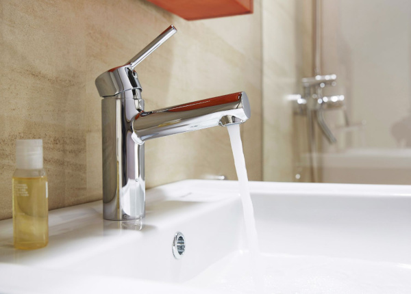 Смеситель для раковины Bravat Palace F1172217CP-RUS Смеситель для раковины Bravat Palace F1172217CP-RUS