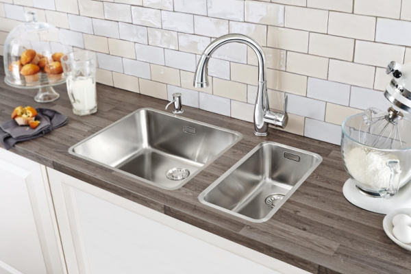 Смеситель однорычажный для кухни Grohe  Parkfield 30215 001 (30215001) Смеситель однорычажный для кухни Grohe  Parkfield 30215 001 (30215001)