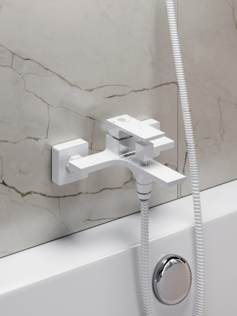 Душевая система Orange Lutz M04-944w смеситель с изливом, белый