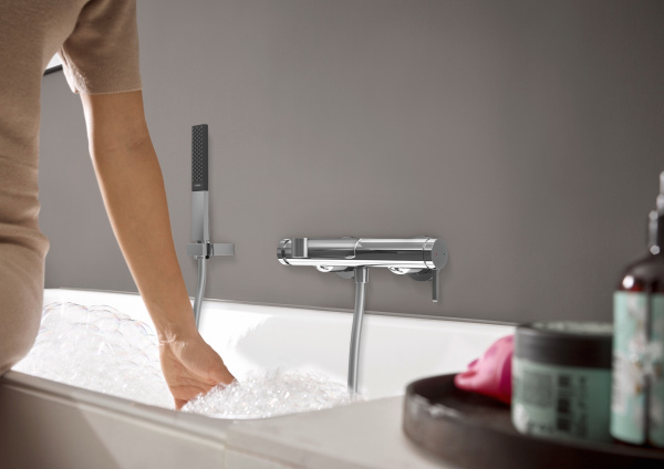 Смеситель для ванны однорычажный Hansgrohe Finoris 76420000 хром