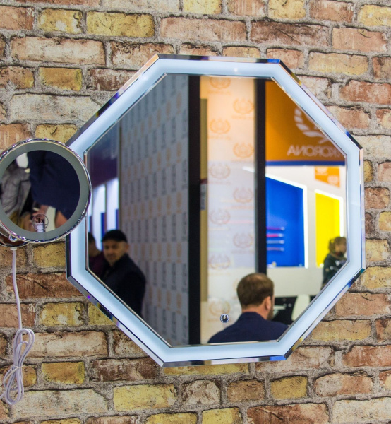 Зеркало с подсветкой Art&Max ARGO AM-Arg-800-800-DS-F