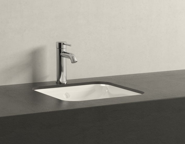 Смеситель для раковины Grohe Essence New с низким изливом, хром 23590 001 (23590001) Смеситель для раковины Grohe Essence New с низким изливом, хром 23590 001 (23590001)