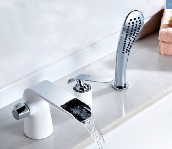 Смеситель для ванны Lemark Melange LM4945CW белый