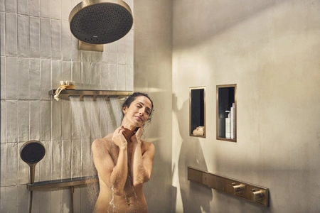 Подключение для душевого шланга с держателем Hansgrohe Rainfinity Porter 500 26843140 шлифованная бронза
