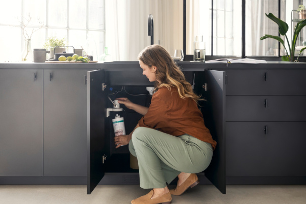 Смеситель для кухни с подключением к фильтру Hansgrohe Aqittura M91 FilterSystem 76803670 черный матовый