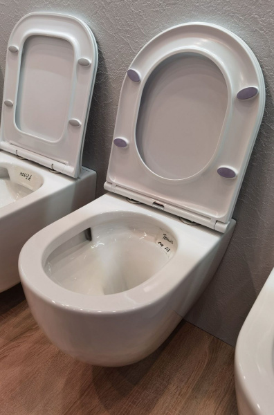 Унитаз подвесной безободковый Art&Max Torino AM823-V/SC микролифт