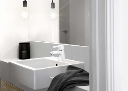 Однорычажный смеситель на умывальник Kludi Logo Neo 372909175